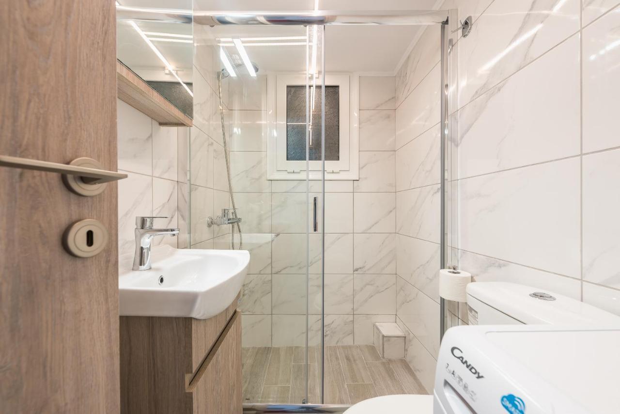 West Apartment *